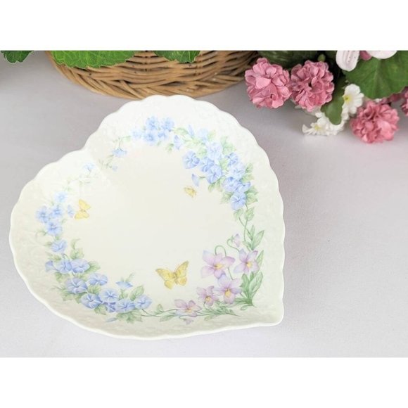 Blue Morning Glories Purple Violas Heart Shaped Jewelry Dish Mother's Day Gift - Picture 1 of 8